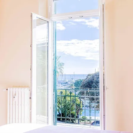Cavallotti 70 - Renovated With A Sea View Apartmán